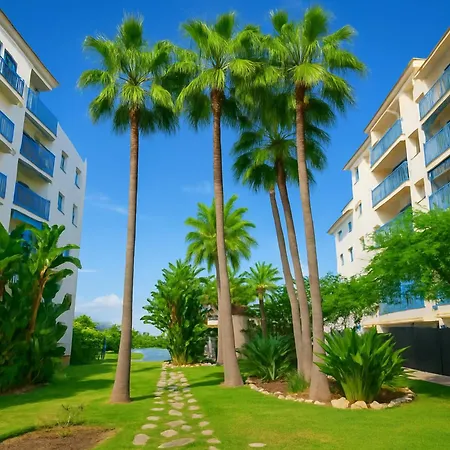 Brisas-coastal Retreat By The Lejlighed Estepona
