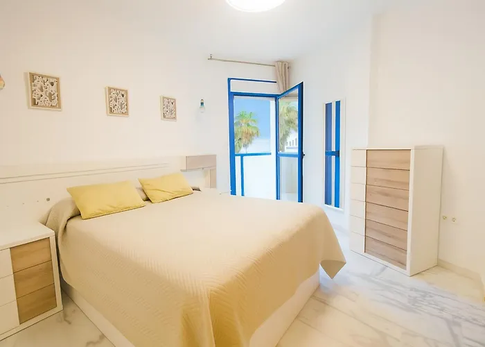 Brisas-coastal Retreat By The Apartment Estepona