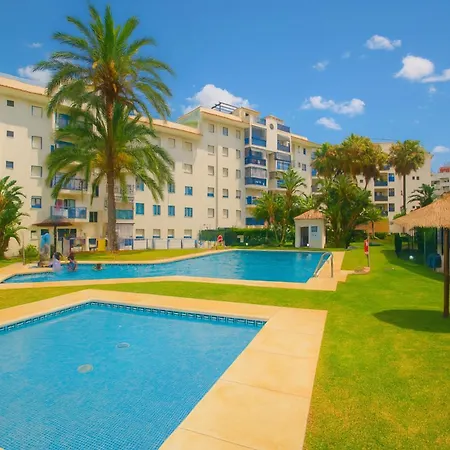Brisas-coastal Retreat By The Lejlighed Estepona