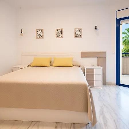 Апартаменты Brisas-coastal Retreat By The Эстепона